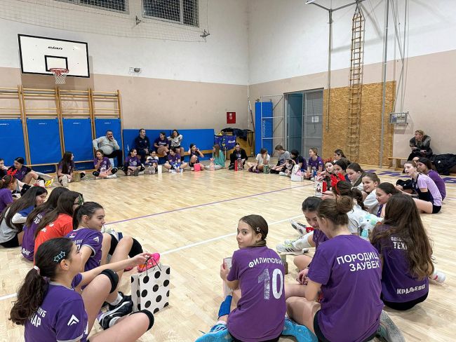 aaaTajni Deda Mraz pionirke 7